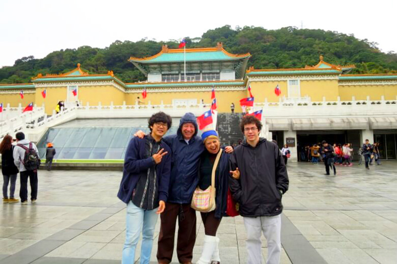 Cần có người trẻ đi cùng nếu cho người già đi du lịch Đài Loan