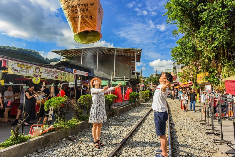 Làng cổ Thập Phần - thả đèn lồng khi du lịch Đài Loan